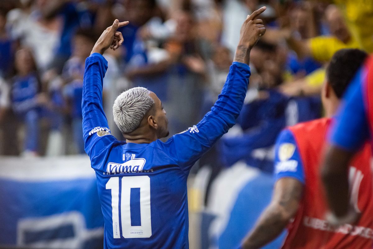 Cruzeiro atropela o Barcelona de Guayaquil, garante vaga nas oitavas