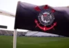Ex-jogador da base do Corinthians se manifesta após condenação milionária do clube e caso expõe crise estrutural no futebol brasileiro Ex-jogador da base do Corinthians se manifesta após condenação milionária do clube
