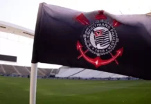 Ex-jogador da base do Corinthians se manifesta após condenação milionária do clube e caso expõe crise estrutural no futebol brasileiro Ex-jogador da base do Corinthians se manifesta após condenação milionária do clube