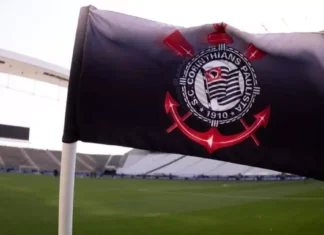 Ex-jogador da base do Corinthians se manifesta após condenação milionária do clube e caso expõe crise estrutural no futebol brasileiro Ex-jogador da base do Corinthians se manifesta após condenação milionária do clube