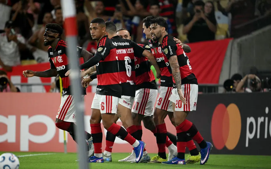 Flamengo vence o Cusco e se aproxima da melhor campanha geral