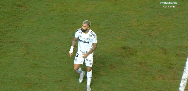 Gabigol marca, provoca torcida com gesto obsceno, é expulso