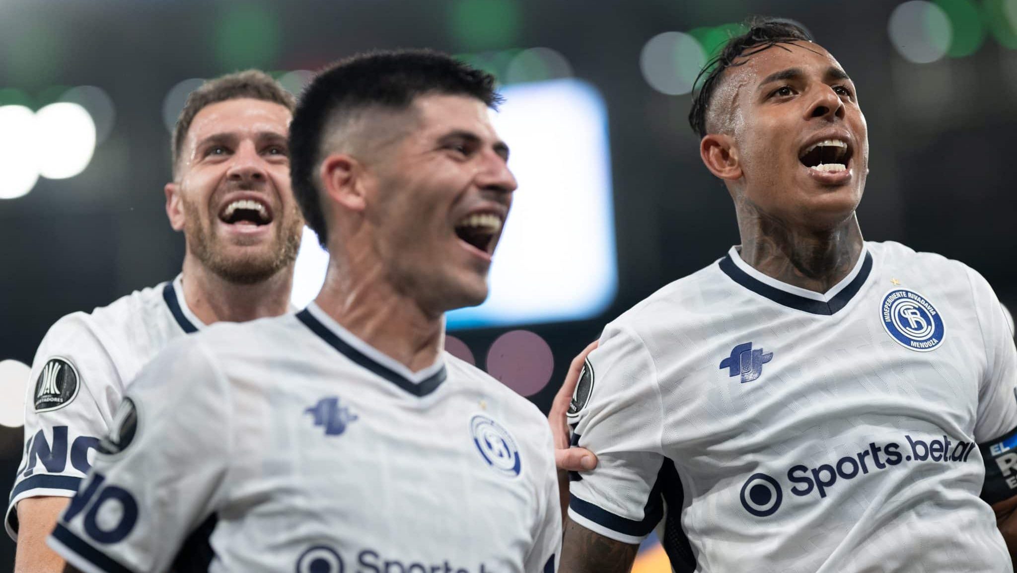 Libertadores 2026 Corinthians e Independiente Rivadavia garantem vaga nas oitavas, enquanto gigantes seguem pressionados