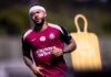 Memphis sente a panturrilha, tem retorno adiado e aumenta preocupação no Corinthians Memphis sente a panturrilha, tem retorno adiado e aumenta preocupação