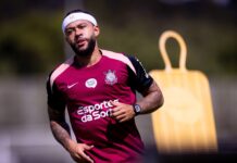 Memphis sente a panturrilha, tem retorno adiado e aumenta preocupação no Corinthians Memphis sente a panturrilha, tem retorno adiado e aumenta preocupação
