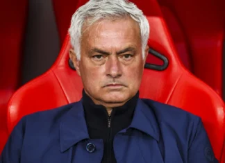 Mourinho acerta retorno ao Real Madrid por dois anos e Benfica receberá compensação milionária Mourinho acerta retorno ao Real Madrid por dois anos