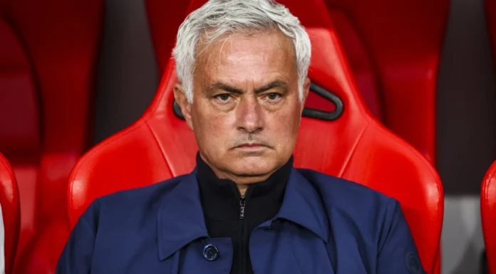Mourinho acerta retorno ao Real Madrid por dois anos e Benfica receberá compensação milionária Mourinho acerta retorno ao Real Madrid por dois anos