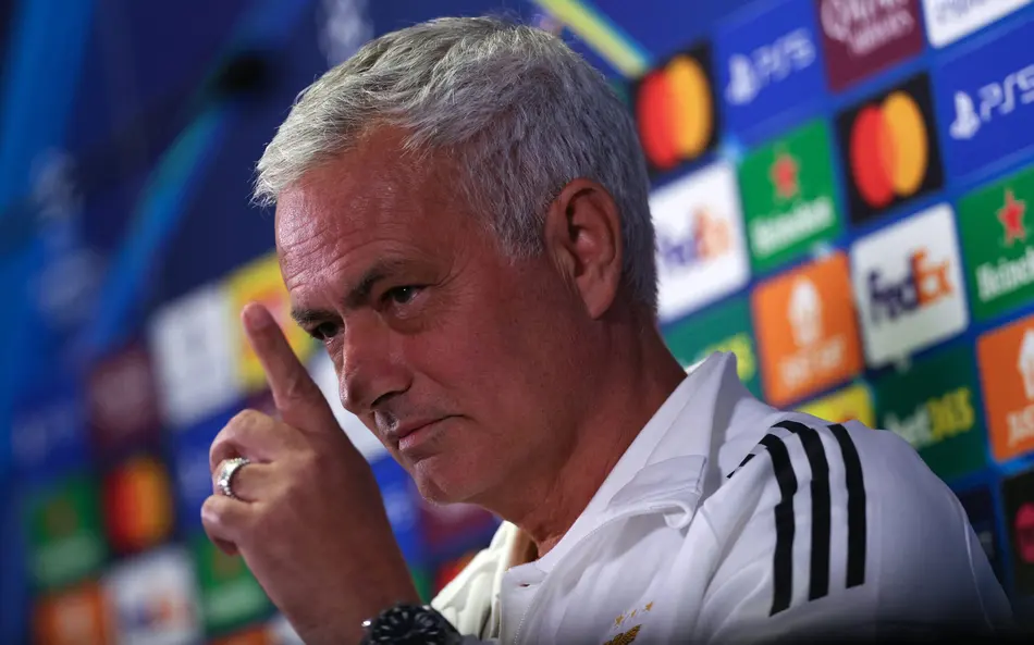 Mourinho admite contatos com o Real Madrid