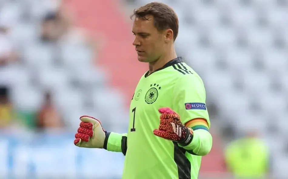 Neuer volta ao radar da Alemanha e pode disputar quinta Copa do Mundo