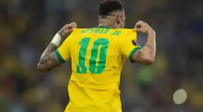 Neymar reassume a camisa 10 da Seleção na Copa e CBF divulga numeração oficial do Brasil Neymar reassume a camisa 10 da Seleção na Copa