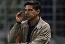 Organizada do Palmeiras pede saída de Abel Ferreira após derrota na Libertadores Organizada do Palmeiras pede saída de Abel Ferreira após derrota
