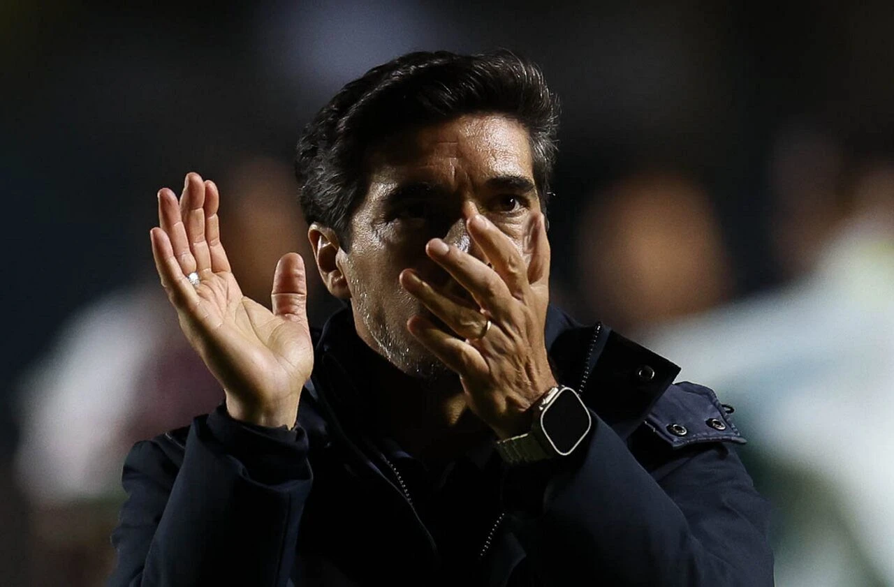 Organizada do Palmeiras pede saída de Abel Ferreira após derrota