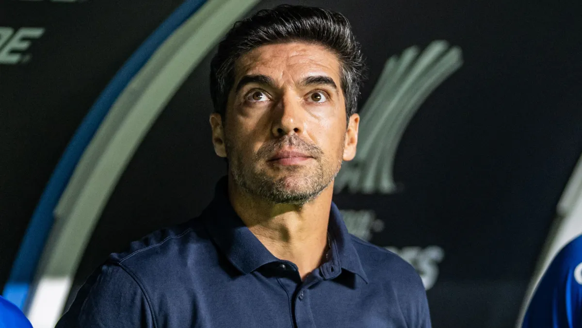 Organizada do Palmeiras pede saída de Abel Ferreira após derrota