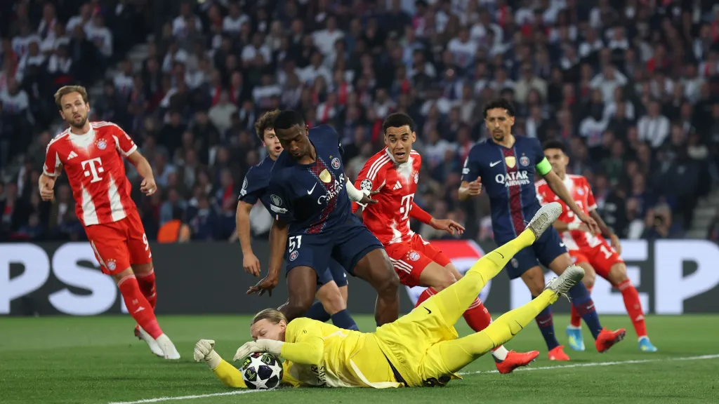 PSG x Bayern gera revolta na Europa após pênalti não marcado