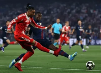 PSG x Bayern gera revolta na Europa após pênalti não marcado e imprensa fala em “escândalo” na Champions PSG x Bayern gera revolta na Europa após pênalti não marcado