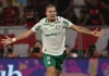 Palmeiras goleia o Flamengo no Maracanã, aproveita expulsão e encerra tabu de nove anos no Brasileirão Palmeiras goleia o Flamengo no Maracanã, aproveita expulsão e encerra tabu