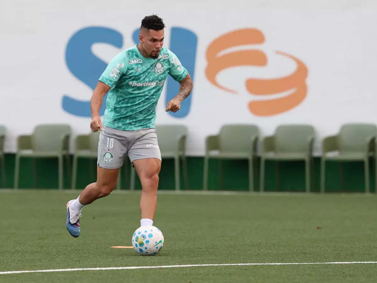 Paulinho desabafa após reestreia pelo Palmeiras