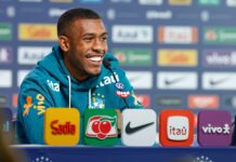 Rayan admite nervosismo ao conhecer Neymar e leva personalidade de cria do Vasco para primeira Copa pela Seleção Rayan admite nervosismo ao conhecer Neymar