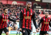 Rayan é homenageado após conquista histórica do Bournemouth e ganha destaque no futebol inglês Rayan é homenageado após conquista histórica do Bournemouth