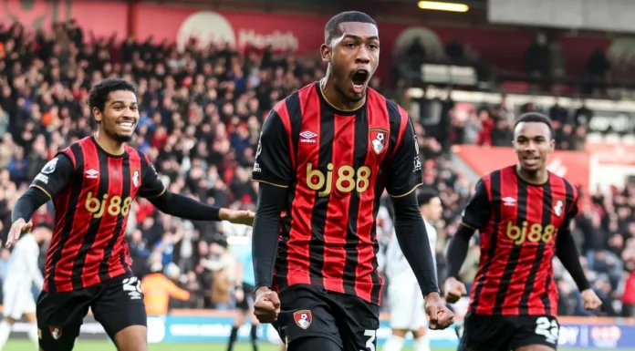 Rayan é homenageado após conquista histórica do Bournemouth e ganha destaque no futebol inglês Rayan é homenageado após conquista histórica do Bournemouth