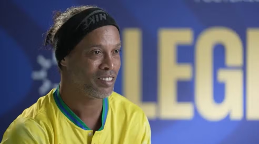Ronaldinho Gaúcho se emociona ao lembrar do penta