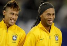 Ronaldinho Gaúcho se emociona ao lembrar do penta, manda recado à Seleção e comenta possível presença de Neymar na Copa Ronaldinho Gaúcho se emociona ao lembrar do penta