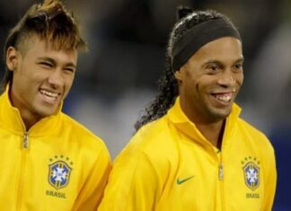 Ronaldinho Gaúcho se emociona ao lembrar do penta, manda recado à Seleção e comenta possível presença de Neymar na Copa Ronaldinho Gaúcho se emociona ao lembrar do penta