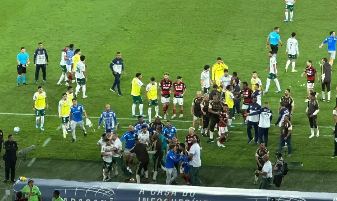 STJD denuncia jogadores e clubes após confusão em Flamengo x Palmeiras