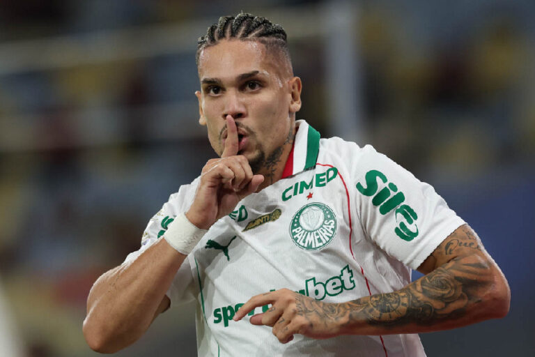 STJD denuncia jogadores e clubes após confusão em Flamengo x Palmeiras