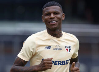 São Paulo aguarda retorno de Arboleda e avalia janela como fator decisivo para o futuro do zagueiro São Paulo aguarda retorno de Arboleda e avalia janela como fator decisivo