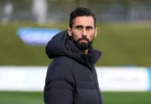 Técnico do Real Madrid nega vestiário ingovernável e reforça apoio a possível retorno de Mourinho Técnico do Real Madrid nega vestiário ingovernável