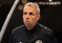 Técnico do San Lorenzo afirma ter sido agredido por torcedores do Santos após empate na Sul-Americana Técnico do San Lorenzo afirma ter sido agredido por torcedores do Santos