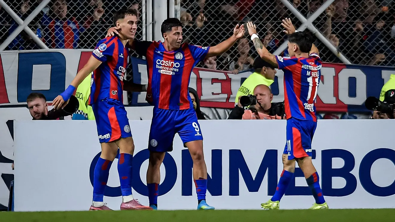 Técnico do San Lorenzo afirma ter sido agredido por torcedores do Santos