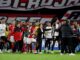 Torcedor do Santa Fe faz gesto racista contra brasileiros em jogo contra o Corinthians e caso aumenta pressão sobre CONMEBOL Torcedor do Santa Fe faz gesto racista contra brasileiros em jogo contra o Corinthians e caso aumenta pressão sobre CONMEBOL