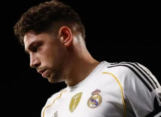 Valverde é levado ao hospital após briga com Tchouaméni em treino do Real Madrid e crise interna explode nos bastidores Valverde é levado ao hospital após briga com Tchouaméni em treino do Real Madrid e crise interna explode nos bastidores