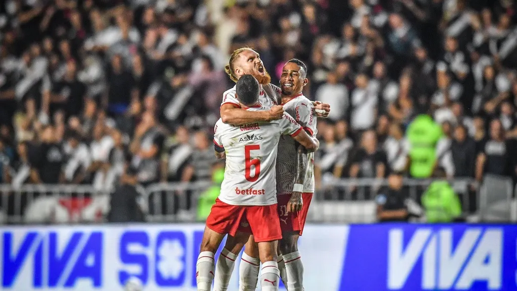 Vasco é dominado pelo Bragantino em São Januário