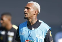 Ancelotti evita cravar gravidade da lesão de Wesley e Seleção aguarda exames antes da estreia na Copa Ancelotti evita cravar gravidade da lesão de Wesley