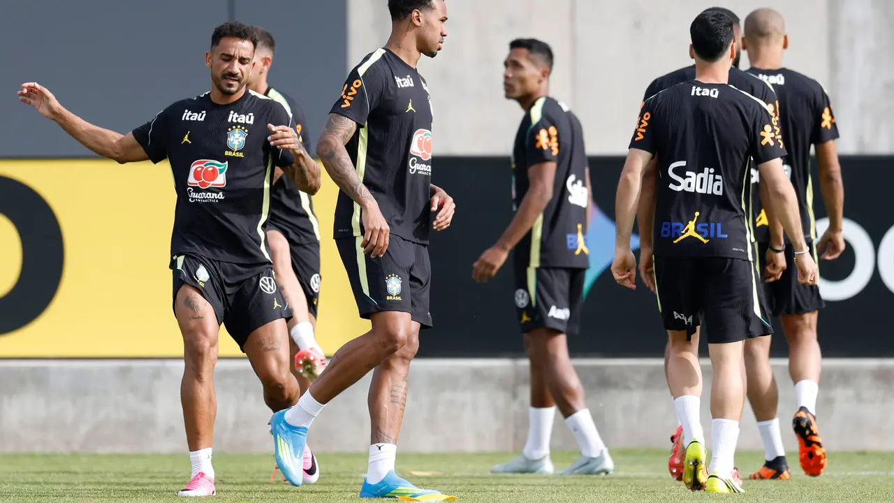 Ancelotti indica trio do Flamengo entre titulares