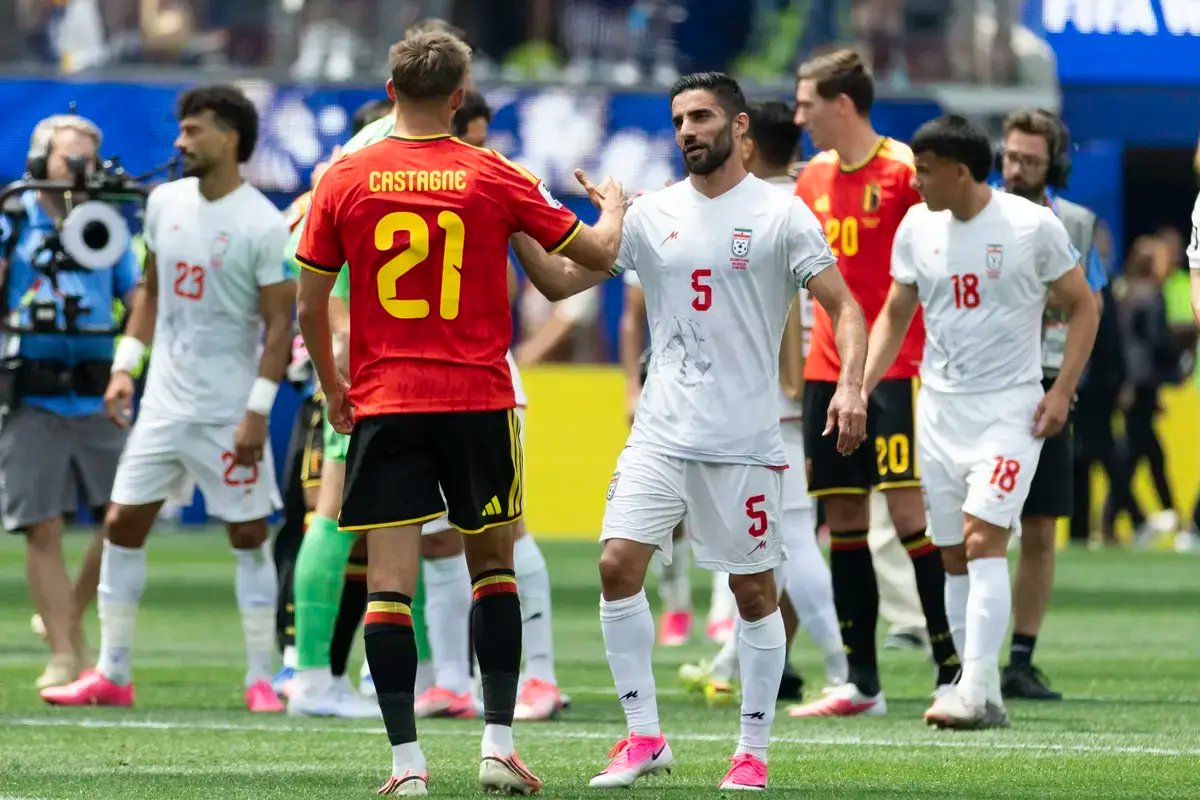 Bélgica para em muralha iraniana, empata sem gols e deixa classificação aberta no Grupo G