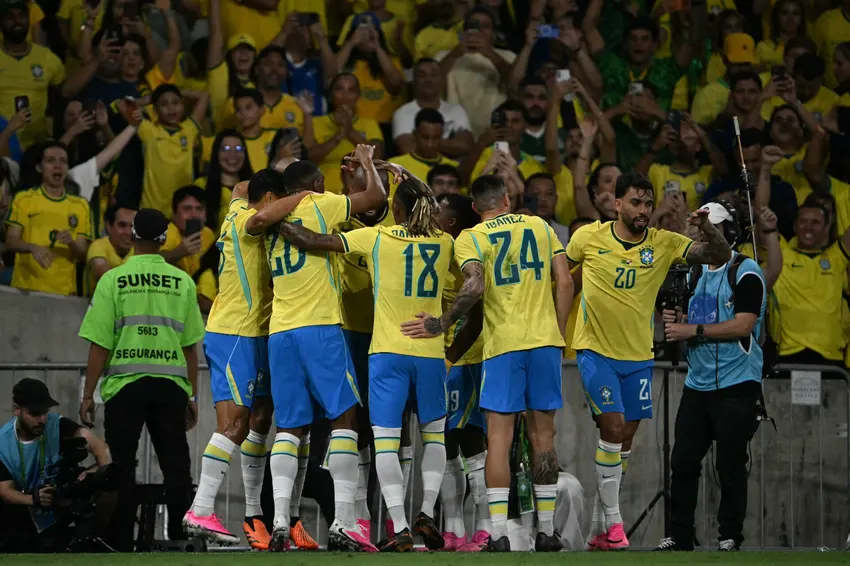Brasil goleia o Panamá por 6 a 2 no Maracanã, empolga torcida e encerra preparação