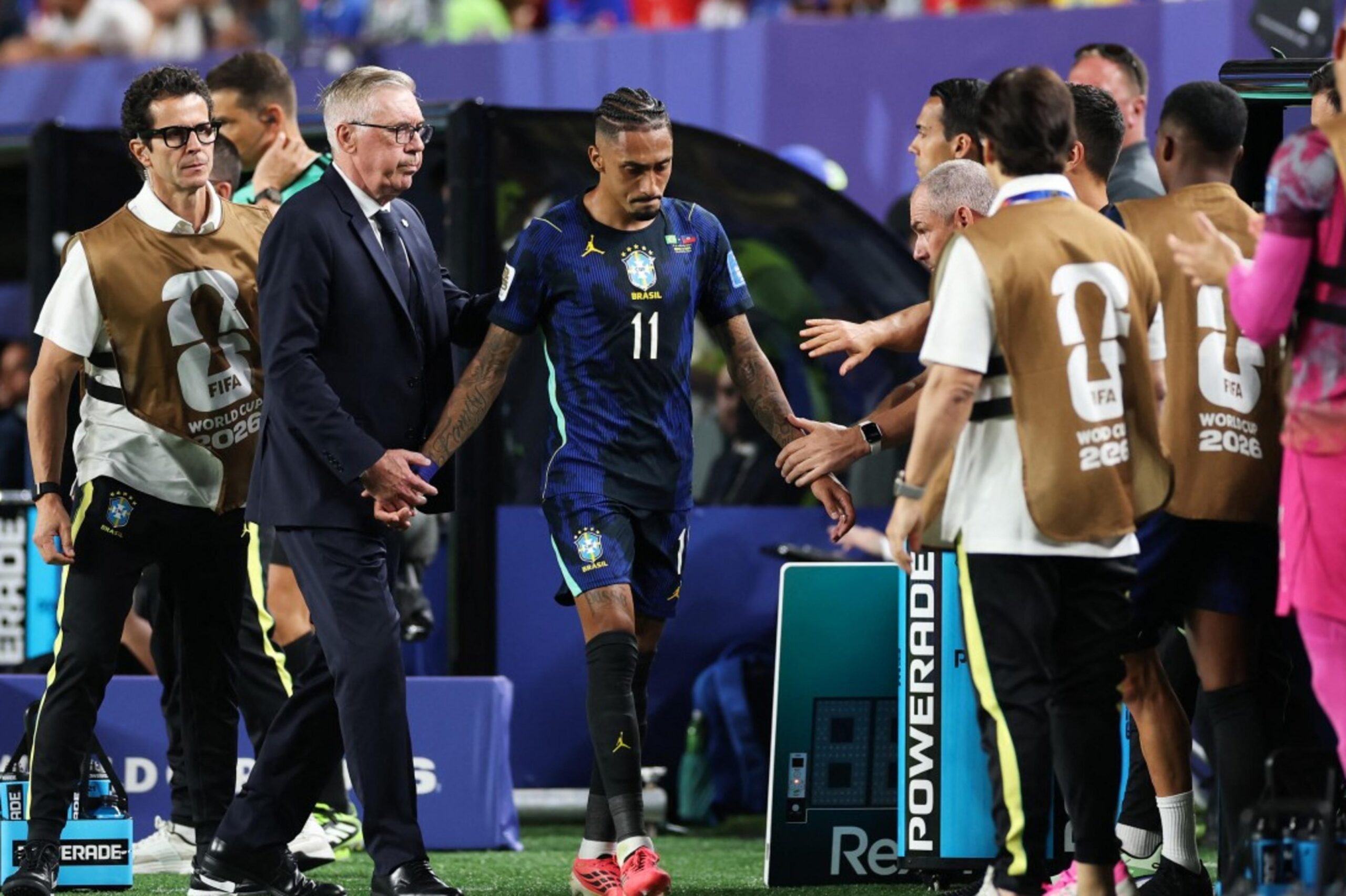 CBF confirma lesão de Raphinha e Seleção Brasileira liga alerta para reta decisiva da Copa do Mundo