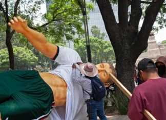 Cidade do México vive tensão a uma semana da Copa do Mundo após protestos e derrubada de estátuas Cidade do México vive tensão a uma semana da Copa do Mundo
