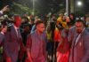 Com festa da torcida e Neymar ovacionado, Seleção Brasileira embarca para os Estados Unidos rumo à Copa do Mundo Com festa da torcida e Neymar ovacionado, Seleção Brasileira embarca para os Estados Unidos