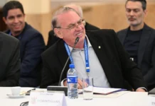 Conselheiros protocolam pedido de impeachment de Osmar Stábile e crise política volta a agitar o Corinthians Conselheiros protocolam pedido de impeachment de Osmar Stábile