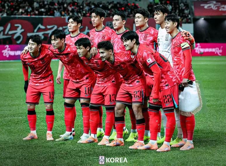 Coreia do Sul vira sobre a República Tcheca, mostra força coletiva e assume protagonismo no Grupo A da Copa