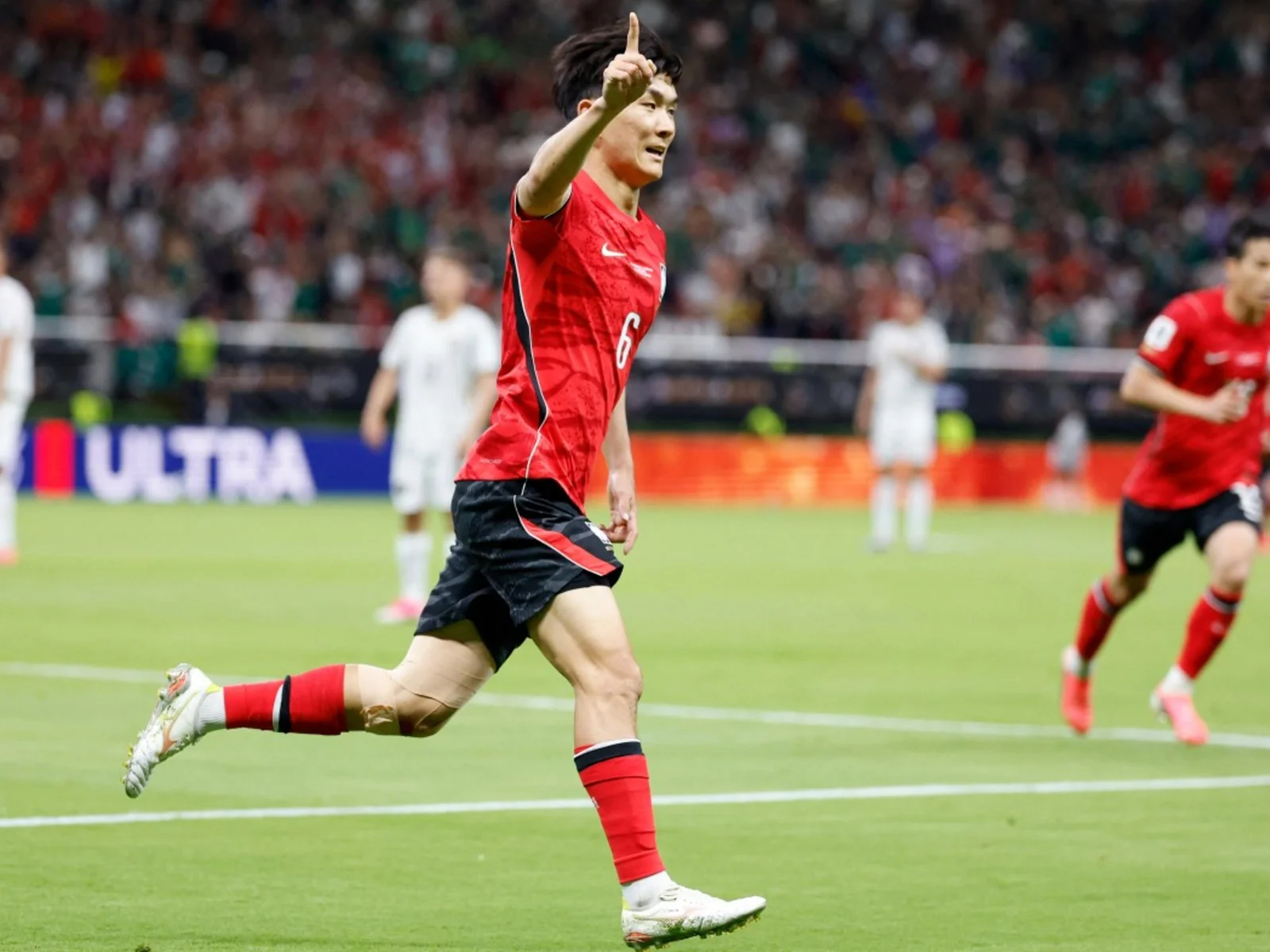 Coreia do Sul vira sobre a República Tcheca, mostra força coletiva e assume protagonismo no Grupo A da Copa