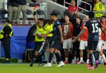 Nova regra da FIFA faz primeira vítima na Copa: Almirón é expulso e entra para a história do Mundial Nova regra da FIFA faz primeira vítima na Copa Almirón é expulso e entra para a história do Mundial