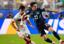 Paraguai vence a Turquia com gol relâmpago, encerra jejum de 16 anos e segue vivo na Copa do Mundo Paraguai vence a Turquia com gol relâmpago, encerra jejum de 16 anos e segue vivo na Copa do Mundo